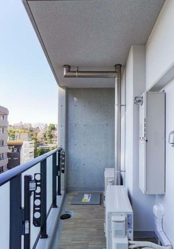 【バルコニー】