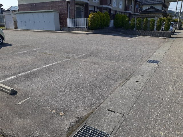 シャン・レジーナの駐車場|駐車スペースもあります