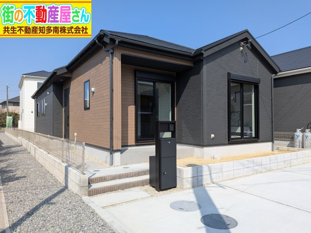 リナージュ美浜町奥田　4号棟