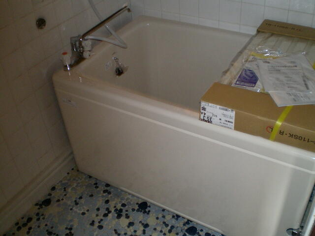 興和ビルの浴室