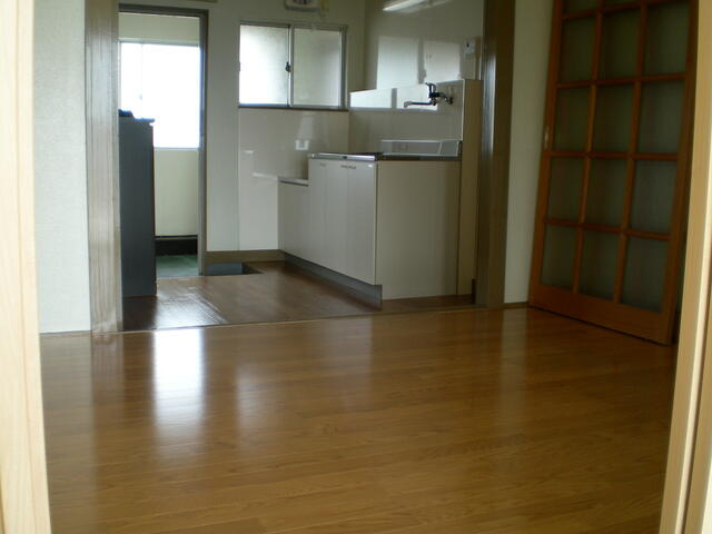 興和ビルの居間・リビング