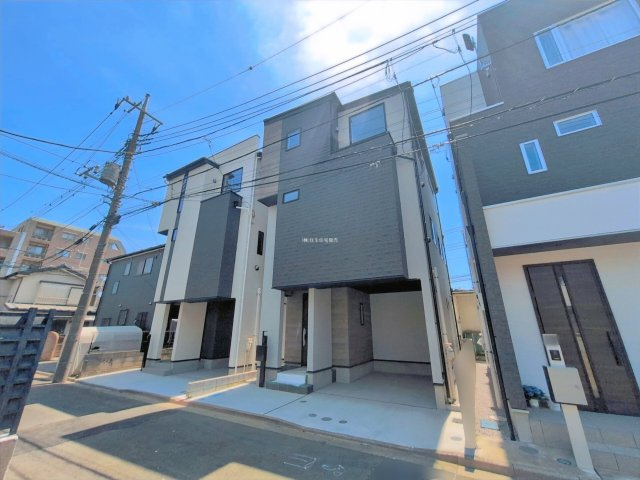 入間郡三芳町大字藤久保の新築一戸建の前面道路含む現地写真