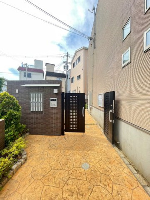 【エントランス】 | グレイスメゾンR