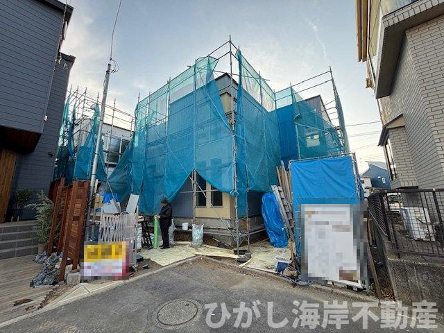 茅ヶ崎市東海岸南4丁目　新築戸建　全２棟の前面道路含む現地写真|1月22日撮影　建築中　現地外観