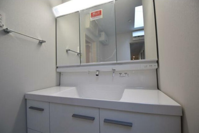 【独立洗面台】 | 南台２丁目～LDK約２０.２帖・ルーフバルコニー付新築戸建～