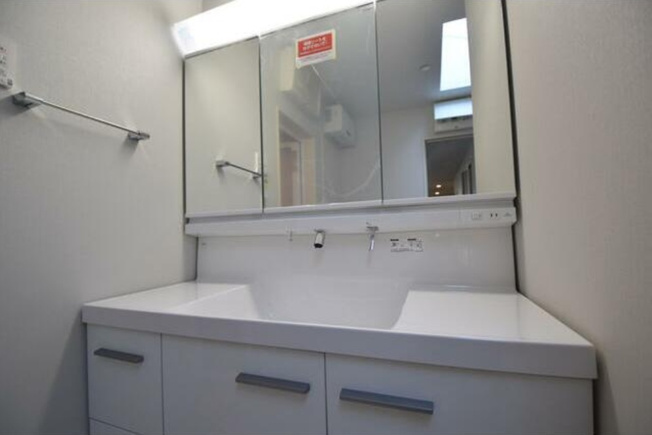 【独立洗面台】 | 南台２丁目～LDK約２０.２帖・ルーフバルコニー付新築戸建～