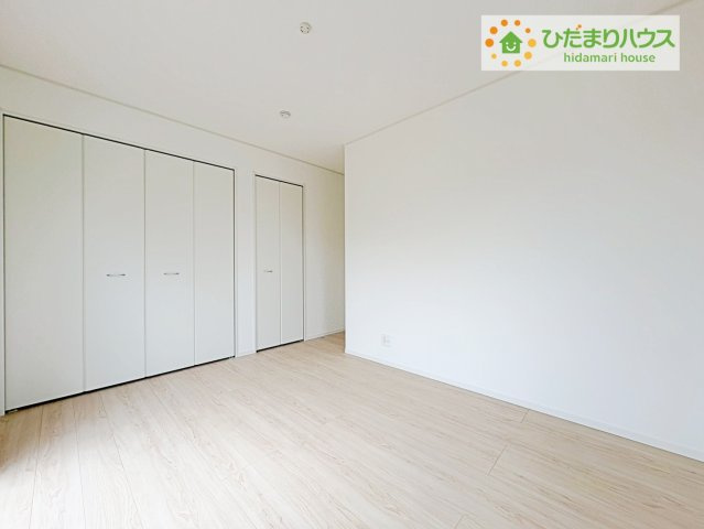 東海村亀下第1　新築戸建　3号棟の寝室|広めの主寝室は、ベッドの他にもパソコンデスクやドレッサーなども置けちゃいます(*^-^*)