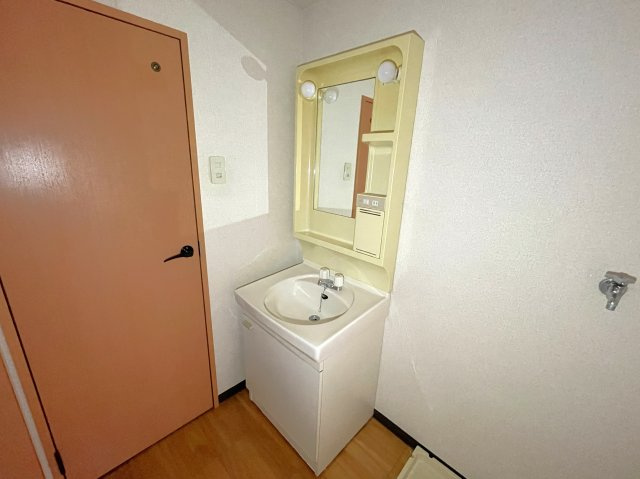 アサヒコーポの独立洗面台