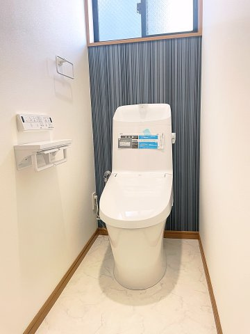 中古戸建　郡山市菜根2丁目　薫小・郡山第二中のトイレ|トイレは交換済みです！小窓がついているのでいつでも換気ができます！