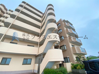 【その他】 | エメラルドマンション東加古川 | 〇人気の角部屋物件です♪
●ペット飼育♪（規約による制限有）
〇南向きにつき採光良好のあたたかいお部屋です♪
●両面バルコニーにつき通風良好です♪
〇全居室収納♪