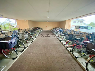 【その他】 | エメラルドマンション東加古川 | 〇人気の角部屋物件です♪
●ペット飼育♪（規約による制限有）
〇南向きにつき採光良好のあたたかいお部屋です♪
●両面バルコニーにつき通風良好です♪
〇全居室収納♪