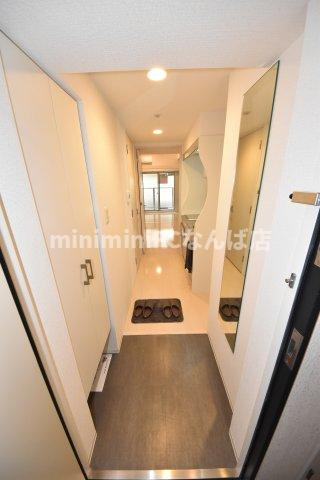 セレニテ谷町calmの玄関