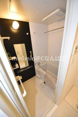 セレニテ谷町calmの浴室