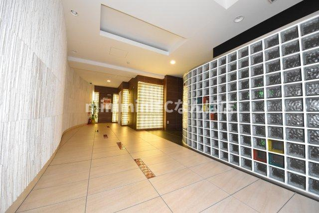 セレニテ谷町calmのエントランス