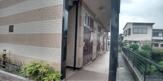【玄関】 | 収納もある玄関です