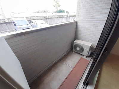 【バルコニー】 | エクスクルーシブⅣ | バルコニーからの眺めを楽しみながら食事をしませんか