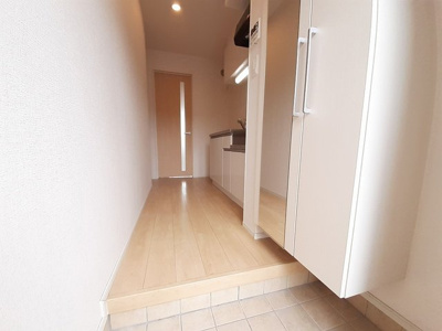 【玄関】 | エクスクルーシブⅣ | きれいな玄関です