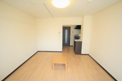 【居間・リビング】 | レオネクストサンビレッジ | 一階はフローリング仕様です！