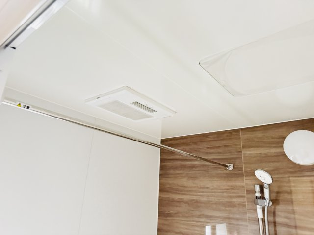 市川市本北方１丁目新築戸建【中山小学校：8分】の冷暖房・空調設備|雨の日も安心の浴室乾燥機つき
