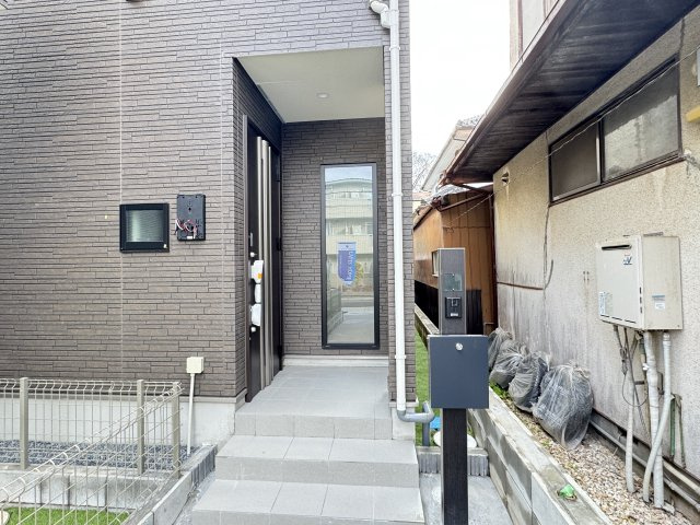 市川市本北方１丁目新築戸建【中山小学校：8分】のエントランス|エントランス・玄関ポーチ