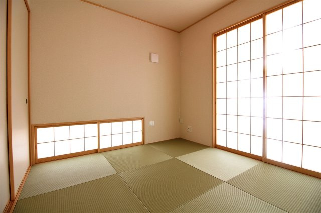 CRADLE GARDEN高浜市向山町第6｜名古屋市の戸建ならホームアップの和室|【売主施工例】リビング続きの和室