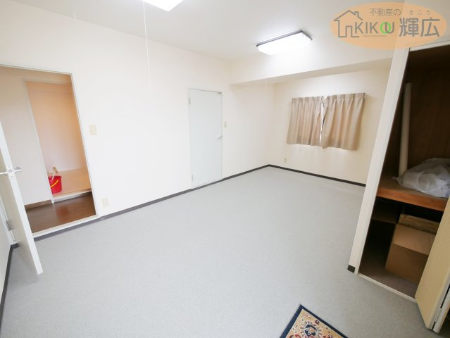 万葉ハイツ東加古川　9階の玄関