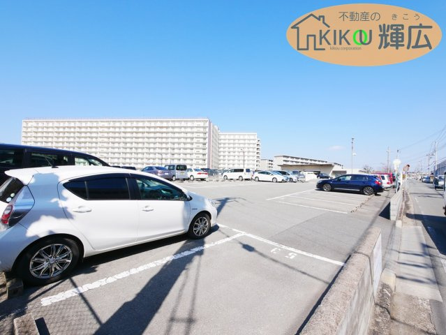 万葉ハイツ東加古川　9階の駐車場