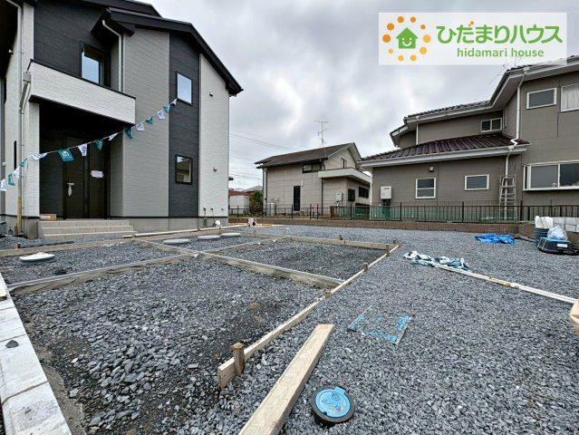 ひたちなか市高場6期　新築戸建　2号棟の駐車場|マイホームなら駐車場代がかかりません。しかも、自宅の駐車場で洗車ができます！今までコイン洗車に行っていた手間も省けて、節約にもつながります(^^♪