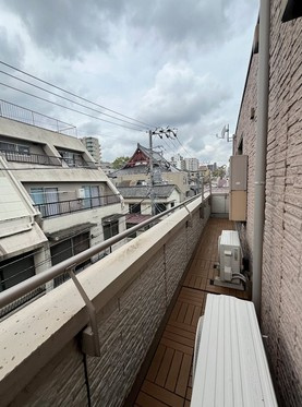 【バルコニー】