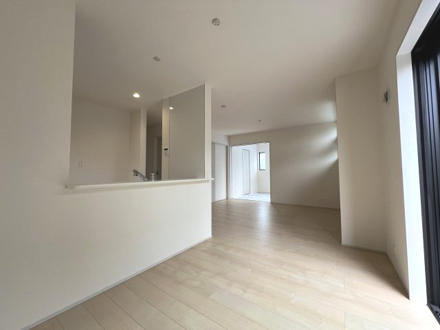 あきる野市引田　新築戸建全1棟の居間・リビング|家族団らんの時間も増えそうなくつろぎのＬＤＫ