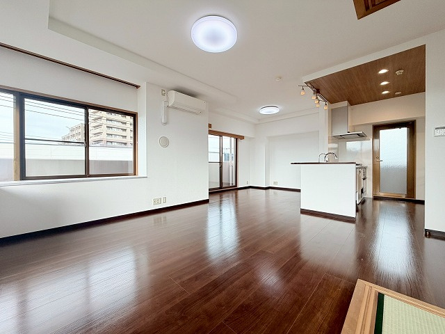 【居間・リビング】 | サンリヤン博多南Ⅲ