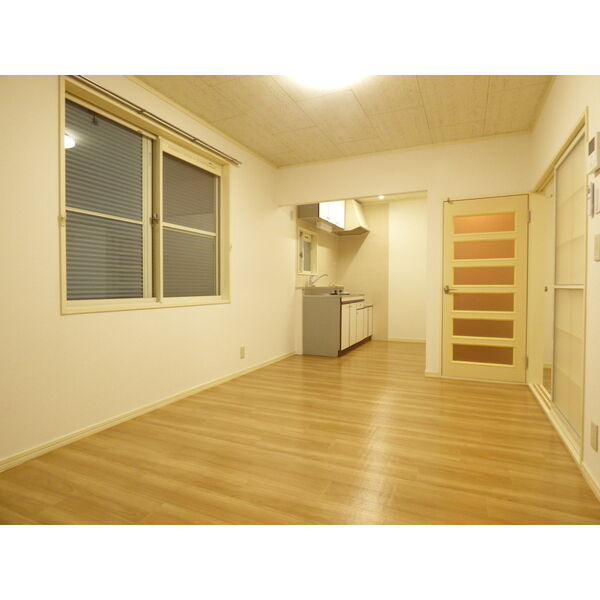 リバーパーク（板屋町）の居間・リビング