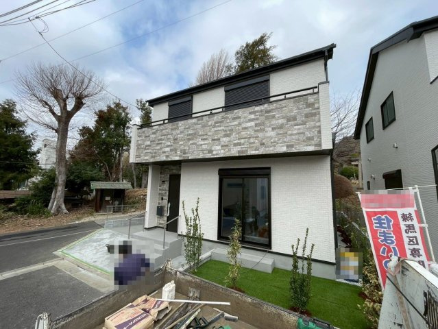 【外観】 | 練馬区大泉町１丁目　新築戸建て　A号棟 | シンプルで落ち着いたデザインが街並みに調和する外観