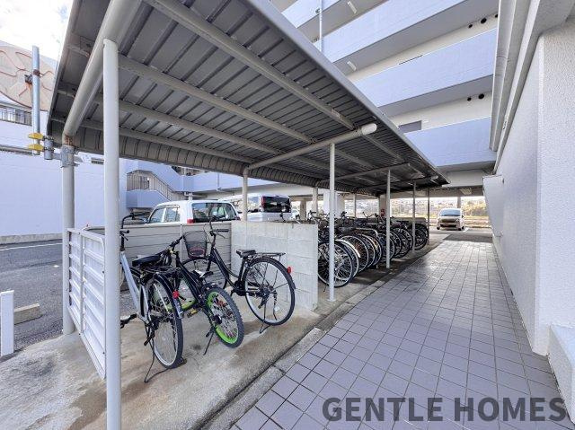 グランピア新宮の駐輪場