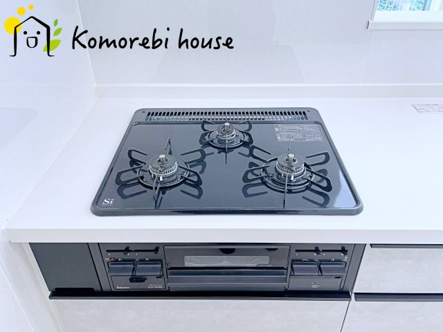 上尾市瓦葺　02期　新築一戸建て　リナージュ　01のキッチン|キッチンでお料理をお楽しみください