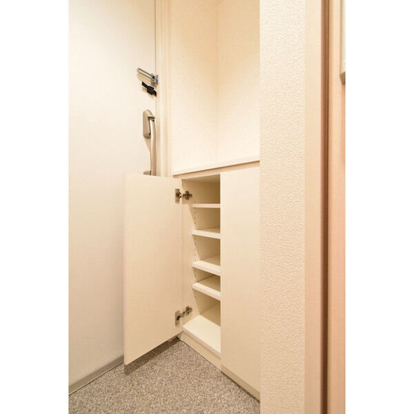 十三本町ウィンズマンションⅡの収納