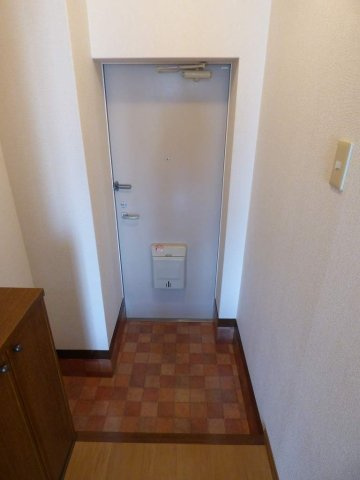 オーク鶏冠井の玄関