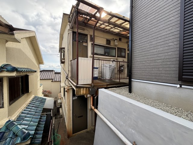 レジデンス城の下