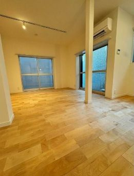 【居間・リビング】 | 池袋本町1丁目住宅 | ゆったりとした居間です