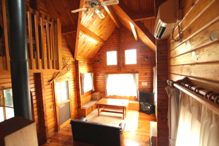 名鉄別荘地エリア　ログハウスの内装