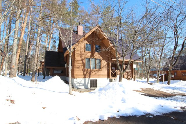 名鉄別荘地エリア　ログハウスの外観