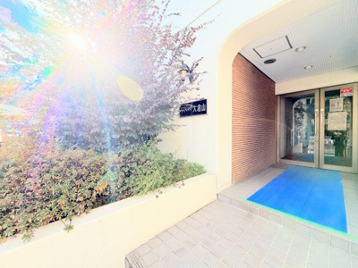 【エントランス】 | エクレール大倉山 | ◆管理体制良好なマンションです。清潔感のあるエントランスに開放感のある住環境。