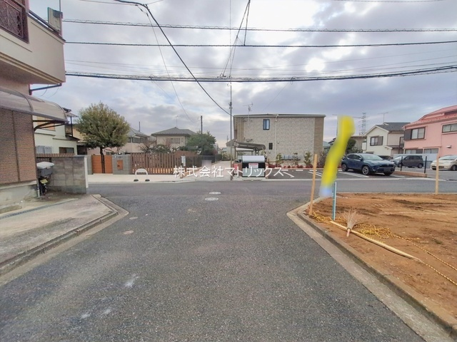 練馬区西大泉5丁目　東南角地×建築条件なし　限定1区画の前面道路含む現地写真