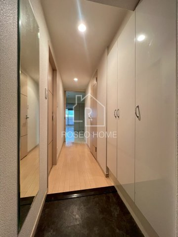 プレサンス本町プライムの玄関