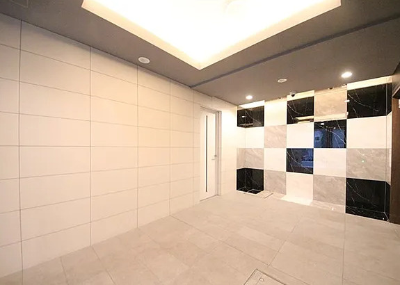 ラシーヌ瓦屋町のエントランス