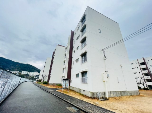 高倉台1団地2号棟の外観