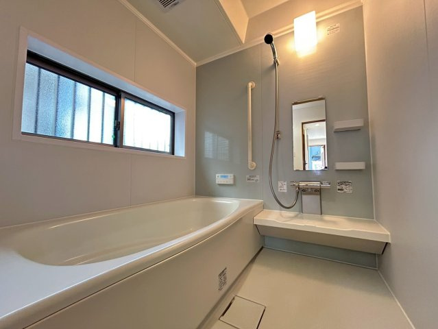 三鷹市牟礼7丁目　中古戸建の浴室|追い焚き機能付きのため、帰りが遅くなった日にも温かい湯船に浸かって疲れを癒すことができます。

現地ご見学希望・資料請求などお気軽にお問い合わせ下さい！
03-5990-5201