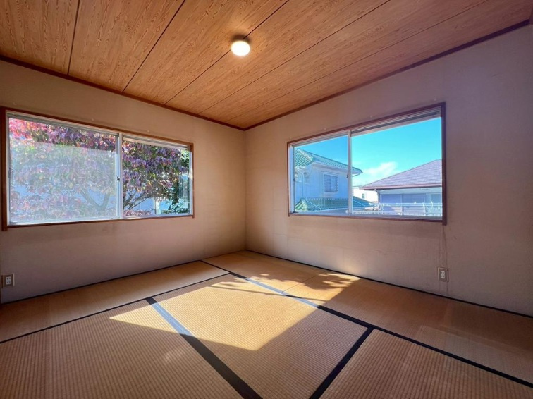神戸市西区桜が丘東町5丁目の和室|居間にも寝室にもなる和室は汎用性がとても高いです♪