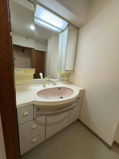 【独立洗面台】 | シンフォニアみなみが丘C棟 | 当日や夜間でもご案内可能でございます♪
お気軽にお問い合わせくださいませ！