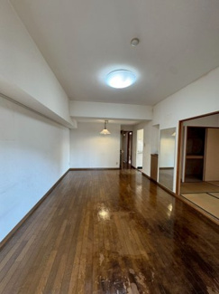 【居間・リビング】 | シンフォニアみなみが丘C棟 | 当日や夜間でもご案内可能でございます♪
お気軽にお問い合わせくださいませ！